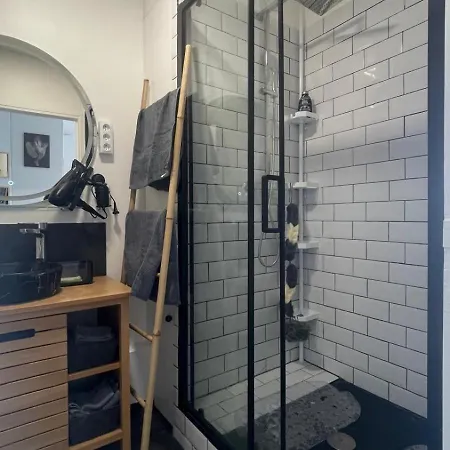 Appartement 16 *